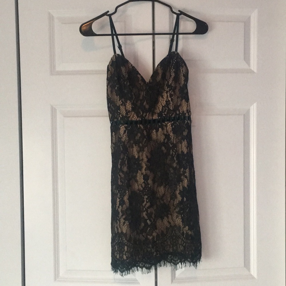 NWT Tobi Hunter Green Lace Dress- Size Small